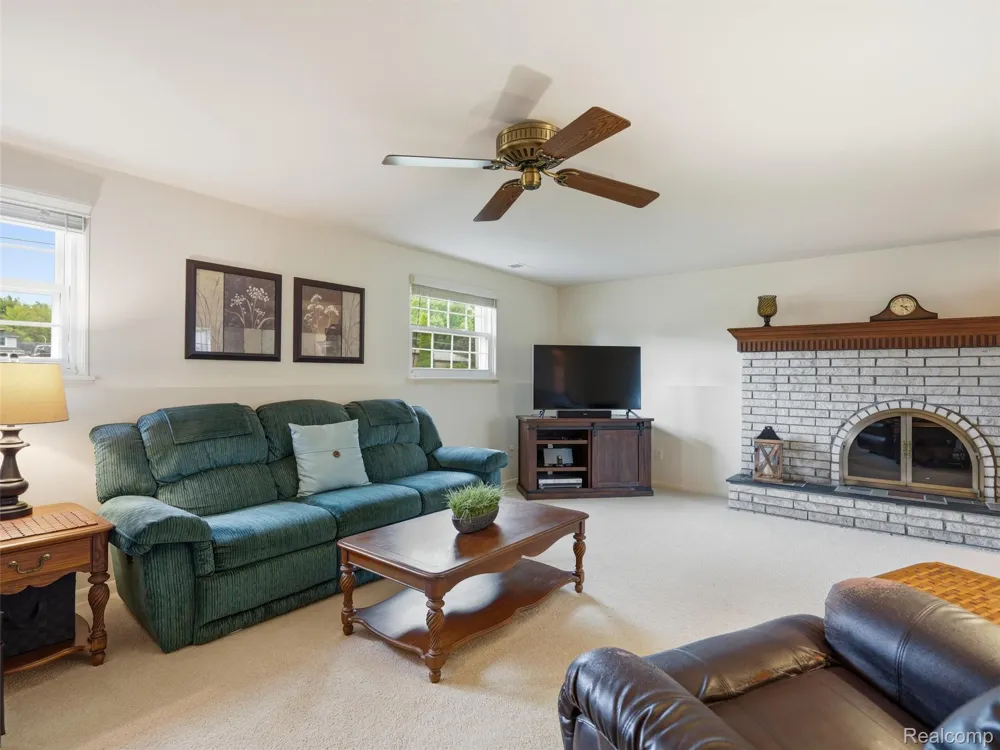 2504 Golden Shores Court Fenton Charter Township, MI 48430