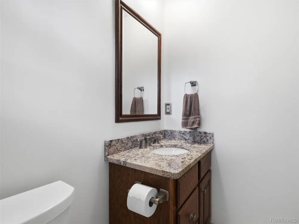 2504 Golden Shores Court Fenton Charter Township, MI 48430