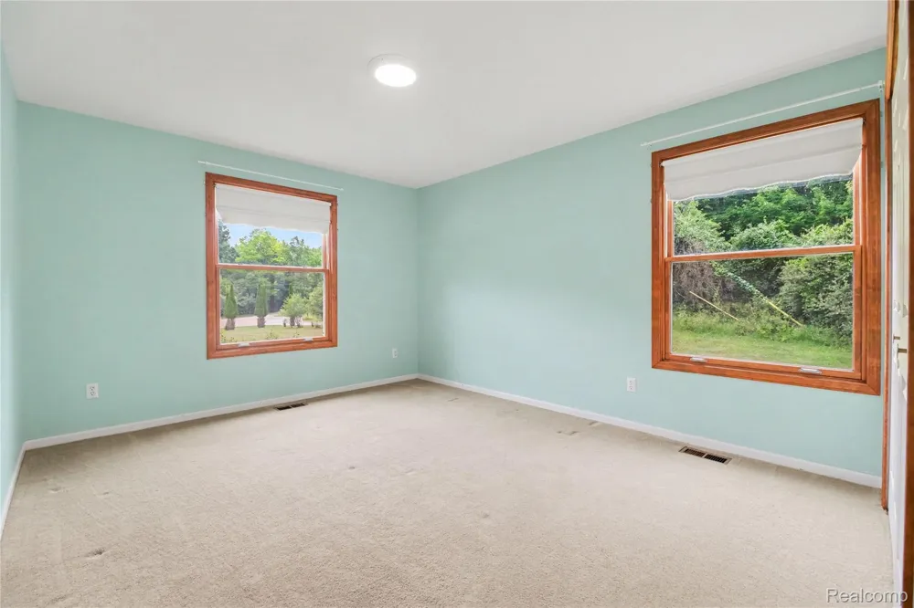 2240 Hidden Lake Trail Ortonville Village, MI 48462