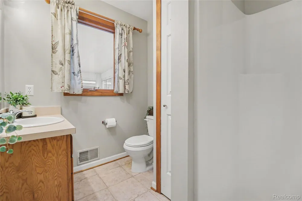 2240 Hidden Lake Trail Ortonville Village, MI 48462