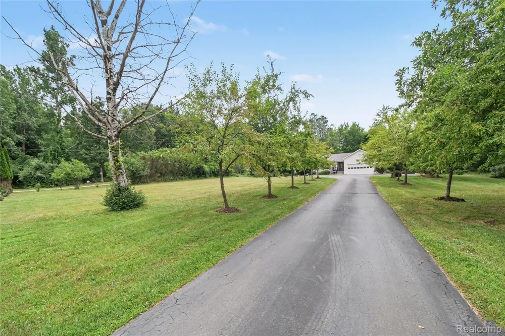 2240 Hidden Lake Trail Ortonville Village, MI 48462