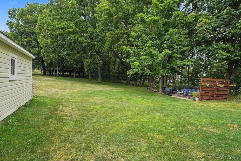612 S East Street Fenton City, MI 48430