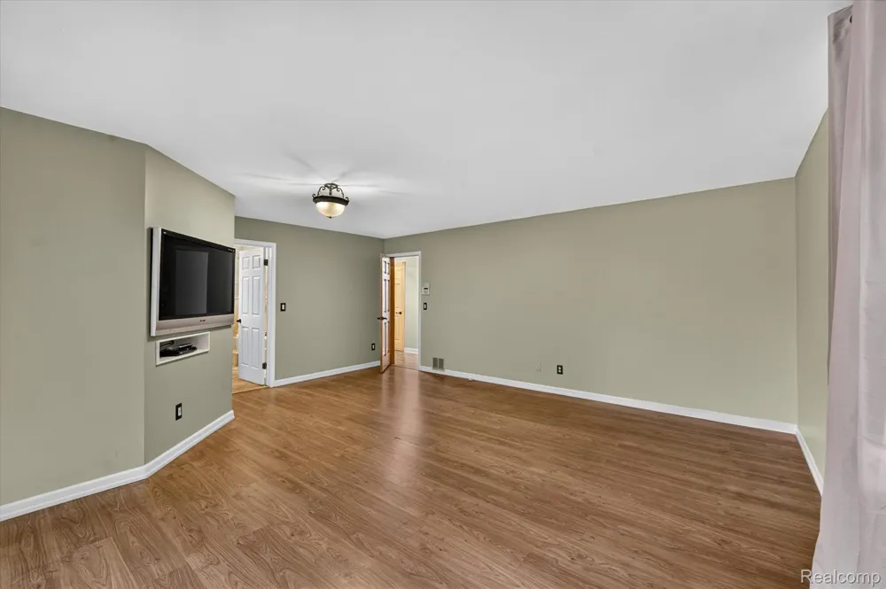 4132 Waterland Drive Hadley Township, MI 48455