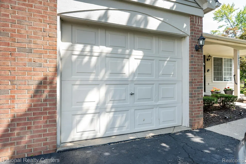 19337 Mandarin Drive Roseville City, MI 48066