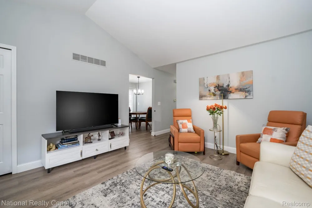 19337 Mandarin Drive Roseville City, MI 48066