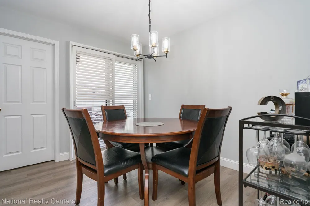 19337 Mandarin Drive Roseville City, MI 48066