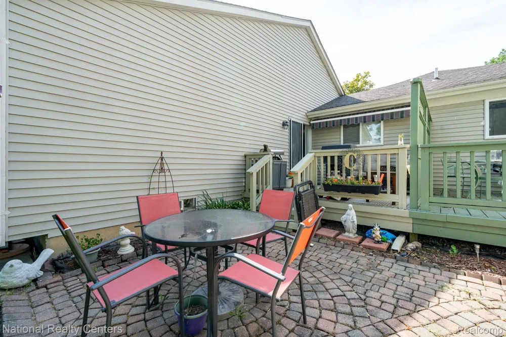 19337 Mandarin Drive Roseville City, MI 48066