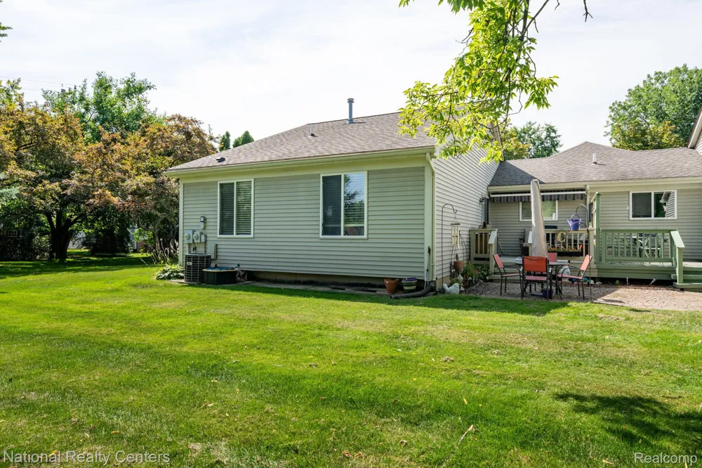 19337 Mandarin Drive Roseville City, MI 48066