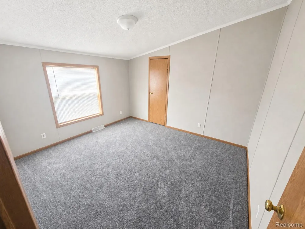 305 Aspen Lane Dundee Village, MI 48131