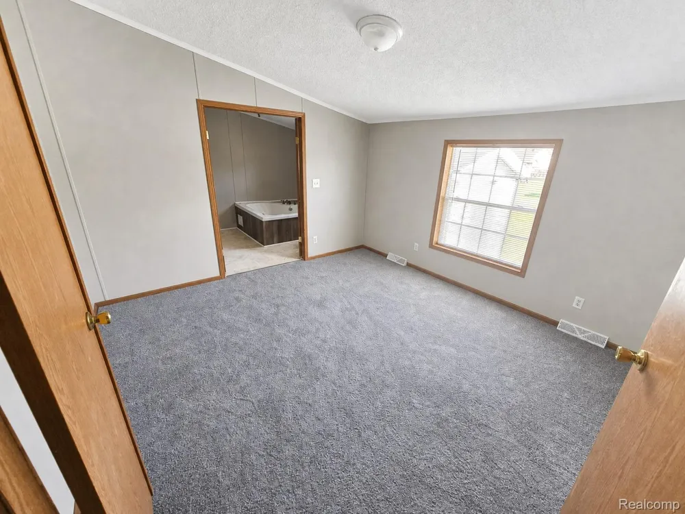 305 Aspen Lane Dundee Village, MI 48131
