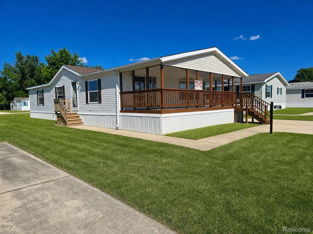 305 Aspen Lane Dundee Village, MI 48131