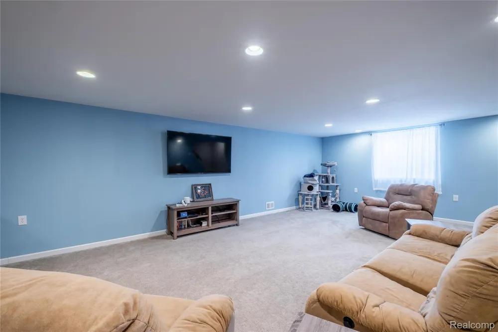 445 Lydia Lane Linden City, MI 48451