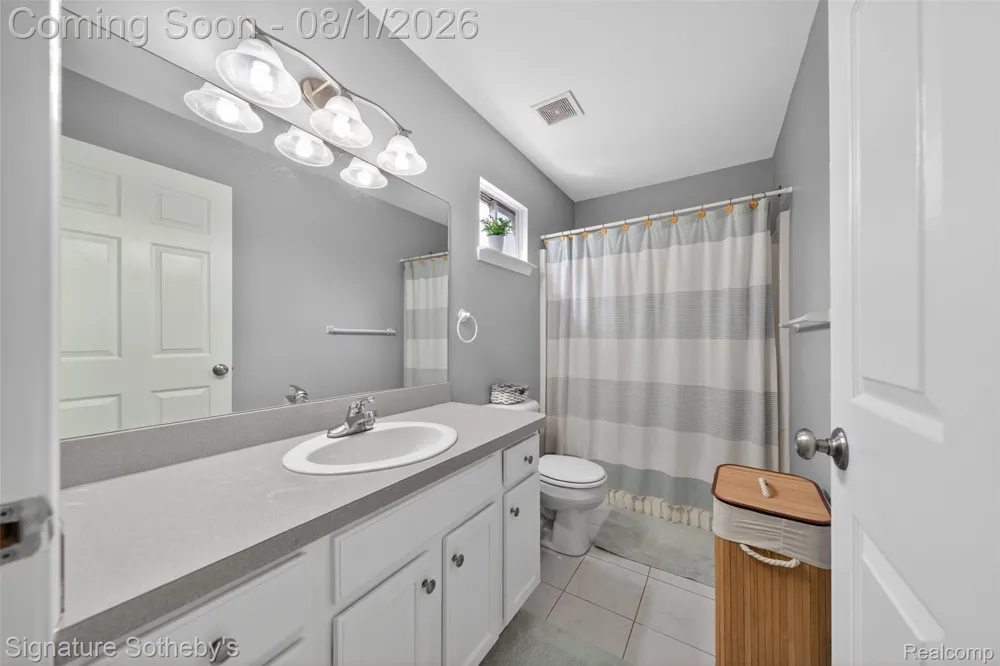 3332 Woodruff Meadows Court Highland Charter Township, MI 48357