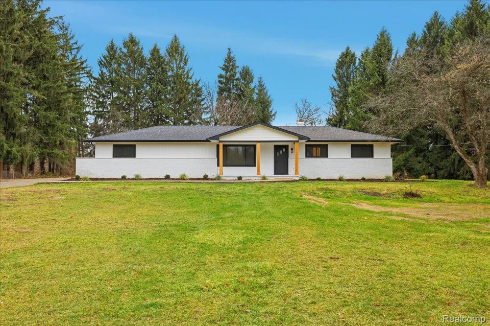 3643 Noble Road Addison Township, MI 48370
