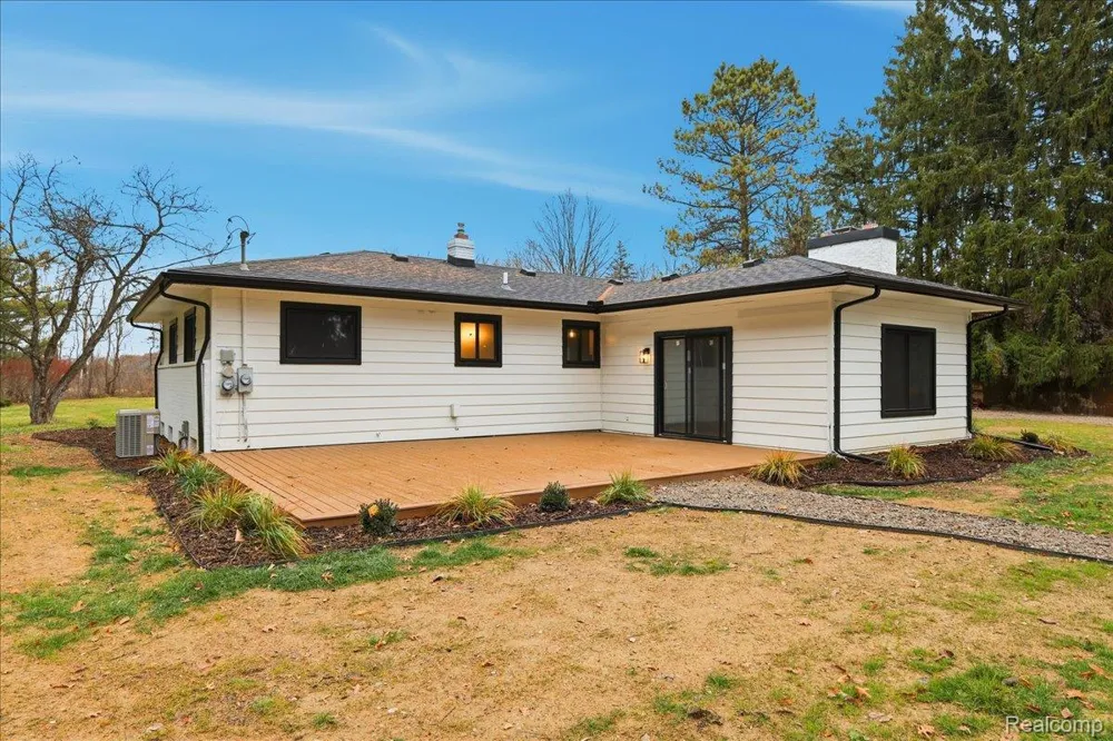 3643 Noble Road Addison Township, MI 48370
