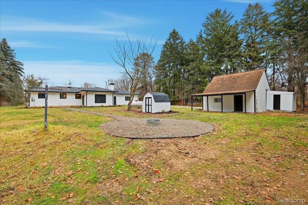 3643 Noble Road Addison Township, MI 48370