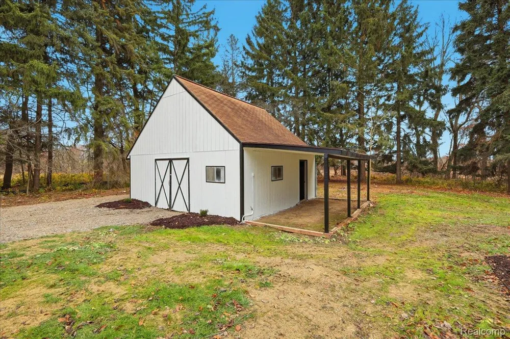 3643 Noble Road Addison Township, MI 48370