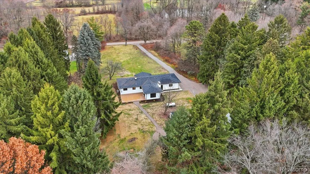 3643 Noble Road Addison Township, MI 48370