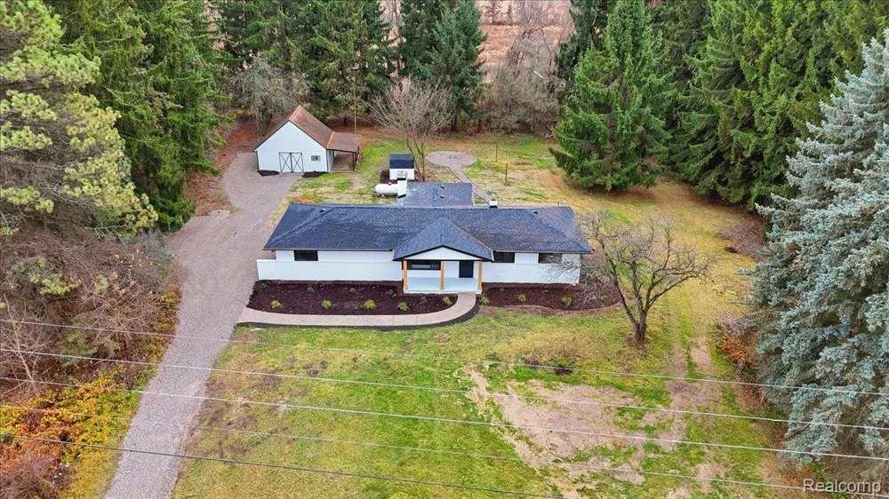 3643 Noble Road Addison Township, MI 48370