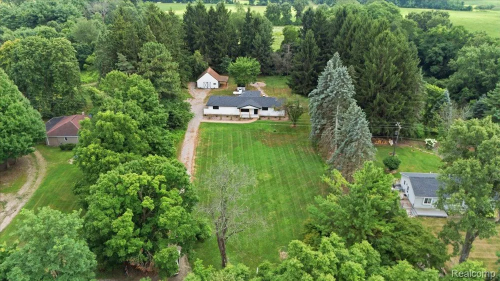 3643 Noble Road Addison Township, MI 48370