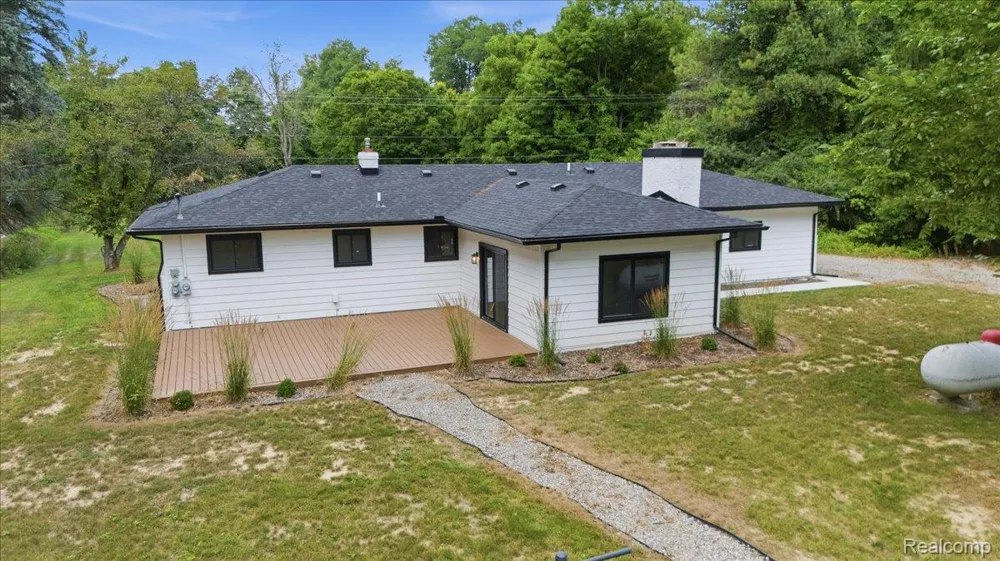 3643 Noble Road Addison Township, MI 48370