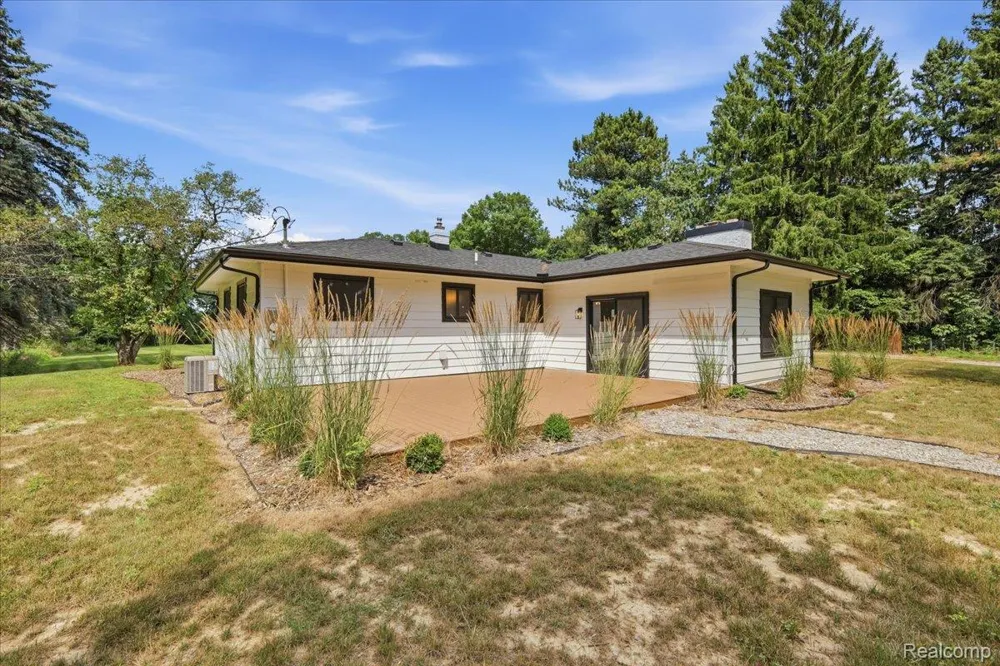 3643 Noble Road Addison Township, MI 48370