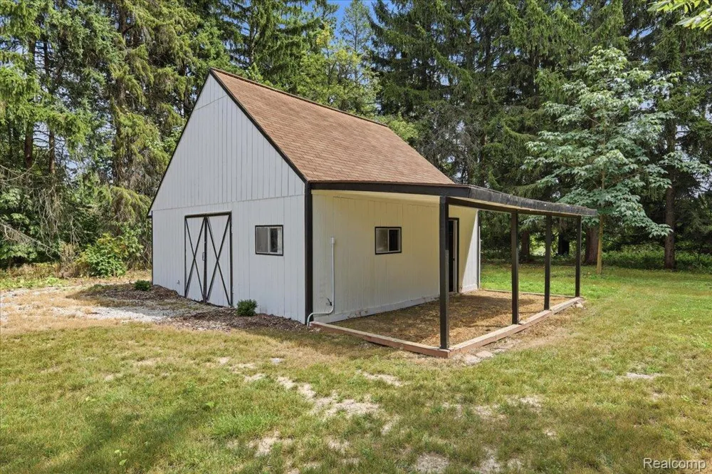 3643 Noble Road Addison Township, MI 48370