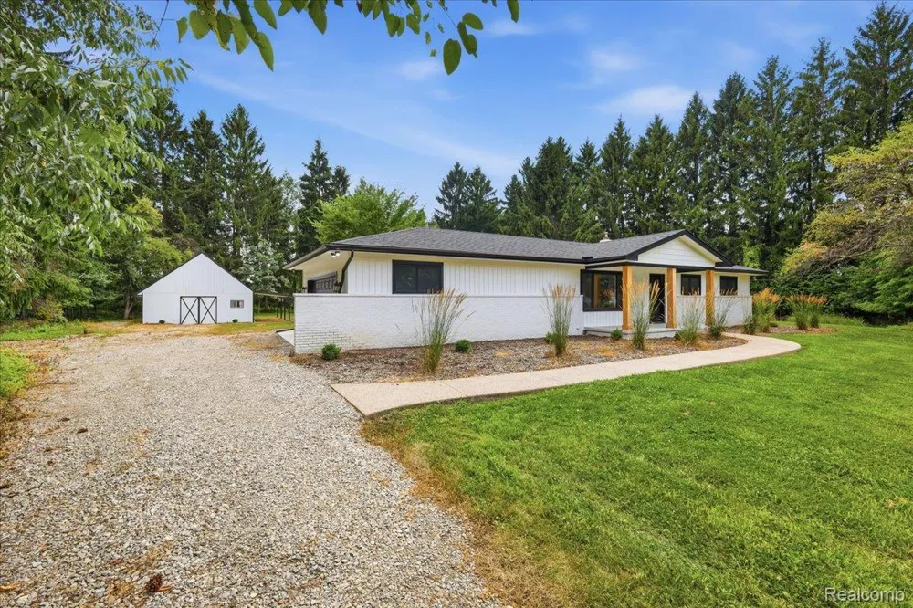3643 Noble Road Addison Township, MI 48370