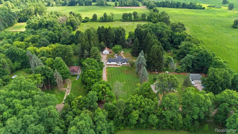 3643 Noble Road Addison Township, MI 48370