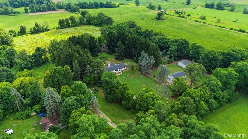 3643 Noble Road Addison Township, MI 48370