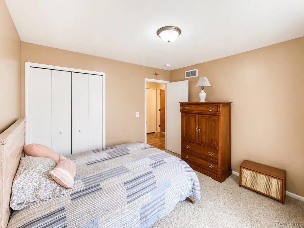 17640 Roseville Boulevard Roseville City, MI 48066