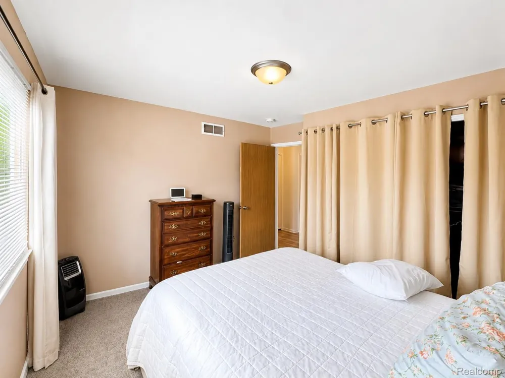 17640 Roseville Boulevard Roseville City, MI 48066