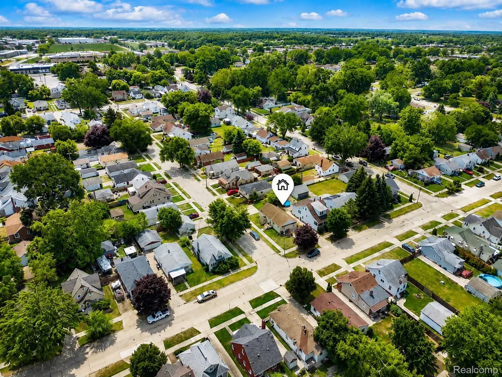 17640 Roseville Boulevard Roseville City, MI 48066