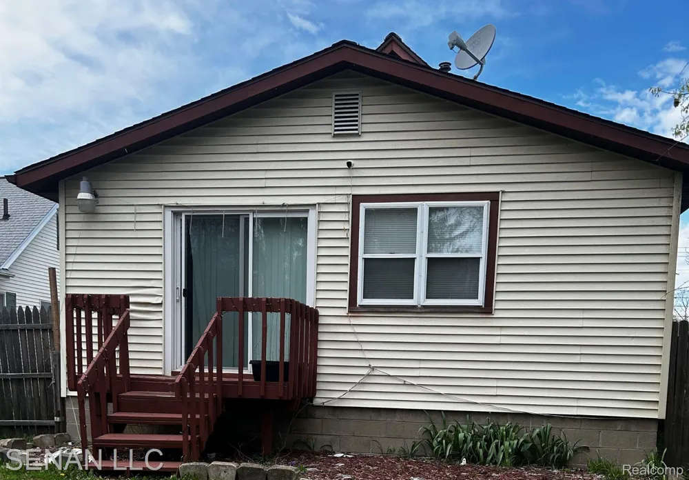 1520 E Oakland Avenue Lansing City, MI 48906