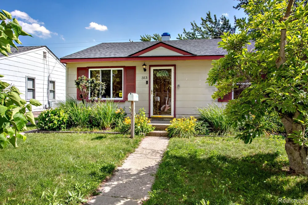 313 W Rowland Avenue Madison Heights City, MI 48071