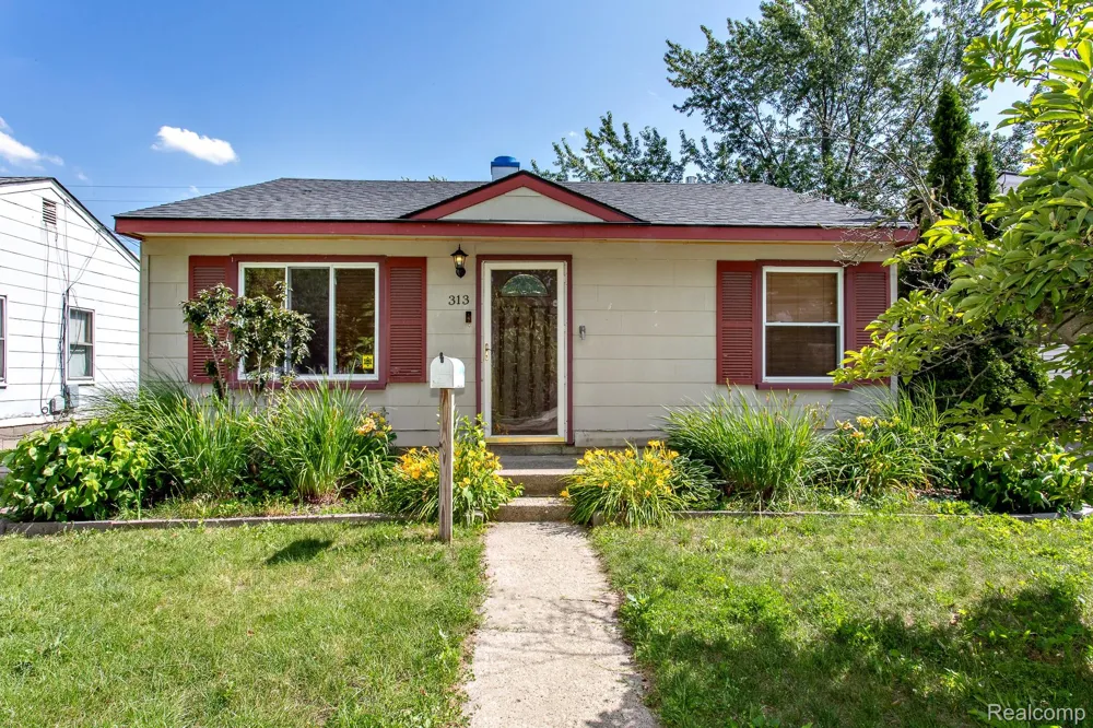 313 W Rowland Avenue Madison Heights City, MI 48071