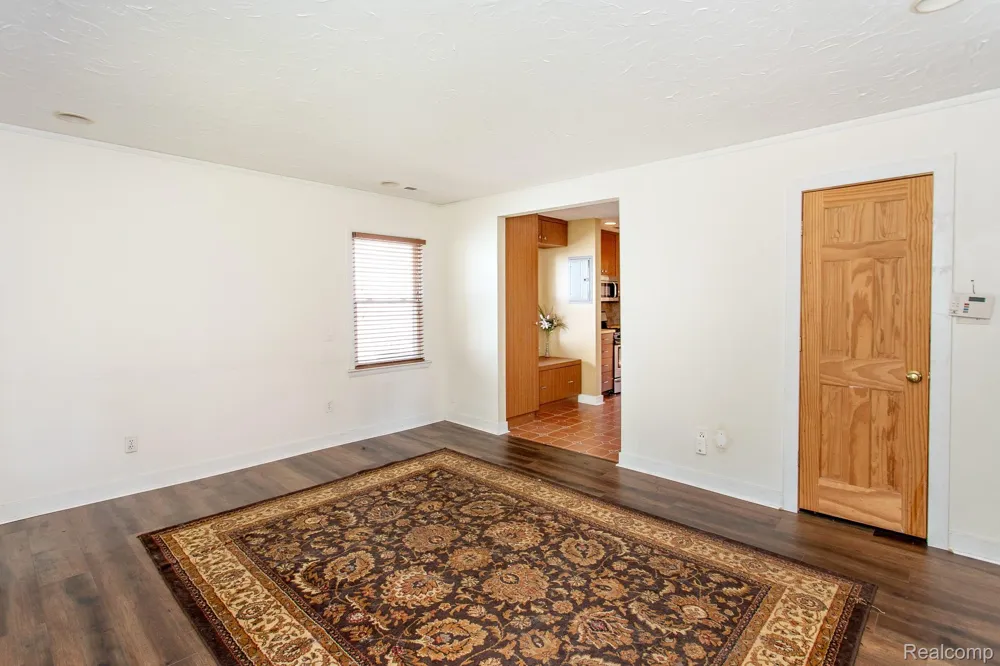 313 W Rowland Avenue Madison Heights City, MI 48071