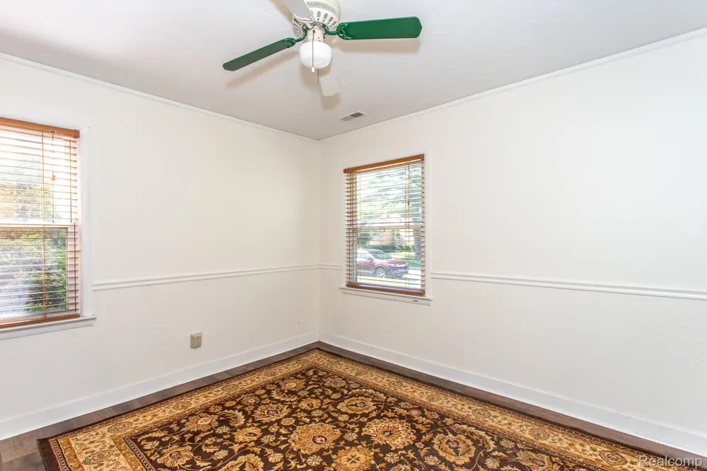 313 W Rowland Avenue Madison Heights City, MI 48071