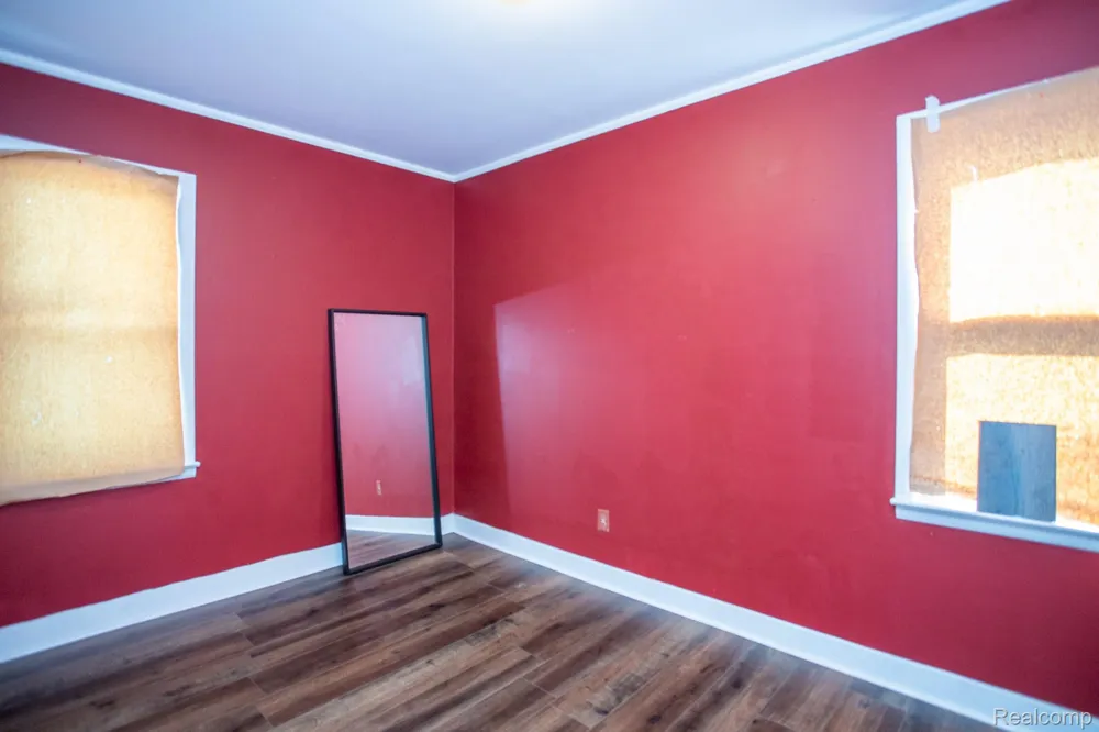 313 W Rowland Avenue Madison Heights City, MI 48071