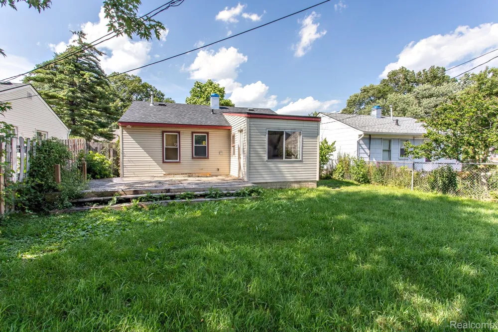 313 W Rowland Avenue Madison Heights City, MI 48071