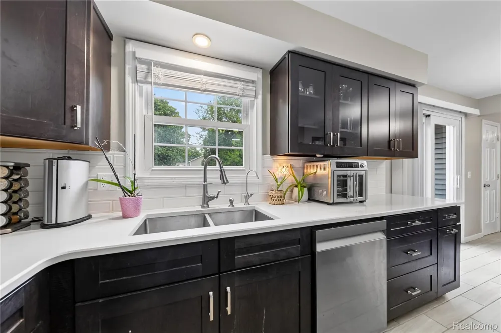 5890 Chickadee Lane Independence Charter Township, MI 48346