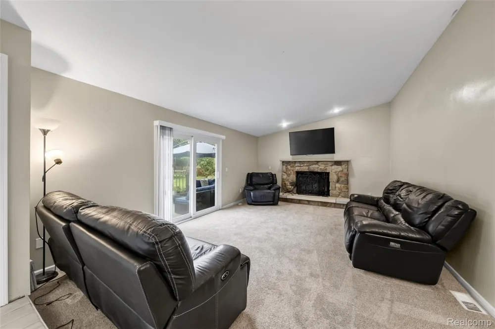 5890 Chickadee Lane Independence Charter Township, MI 48346