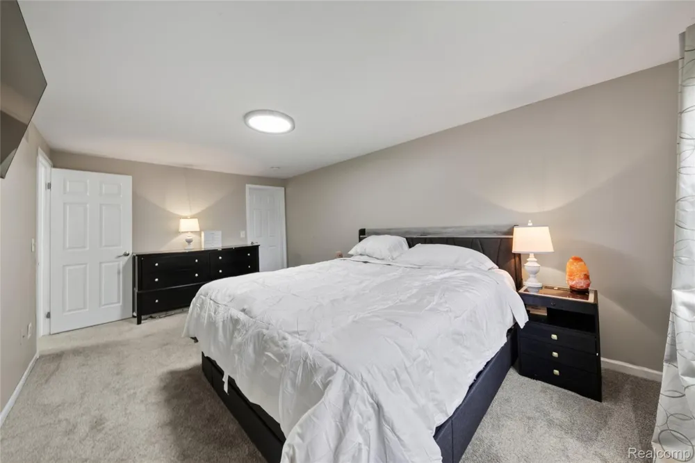 5890 Chickadee Lane Independence Charter Township, MI 48346