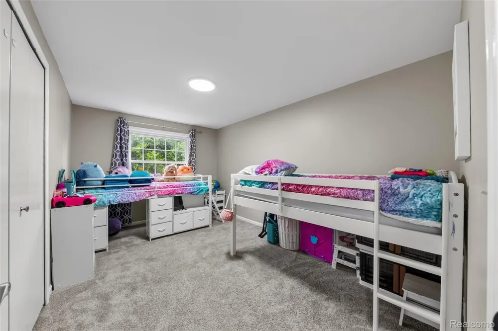 5890 Chickadee Lane Independence Charter Township, MI 48346