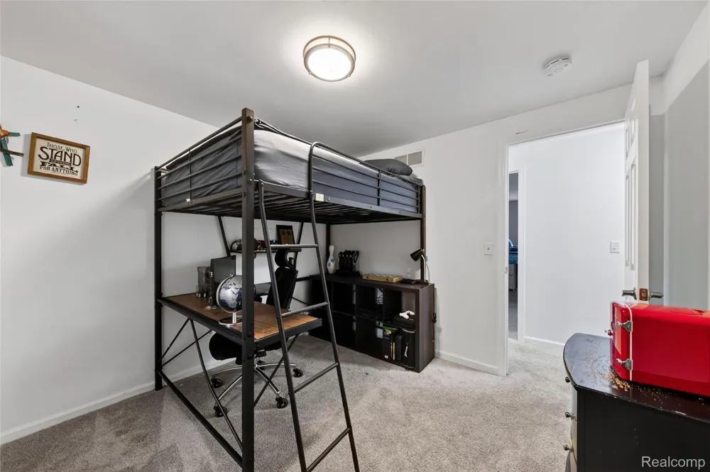 5890 Chickadee Lane Independence Charter Township, MI 48346
