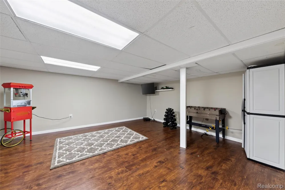5890 Chickadee Lane Independence Charter Township, MI 48346