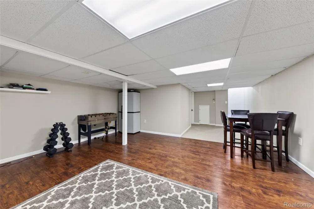 5890 Chickadee Lane Independence Charter Township, MI 48346