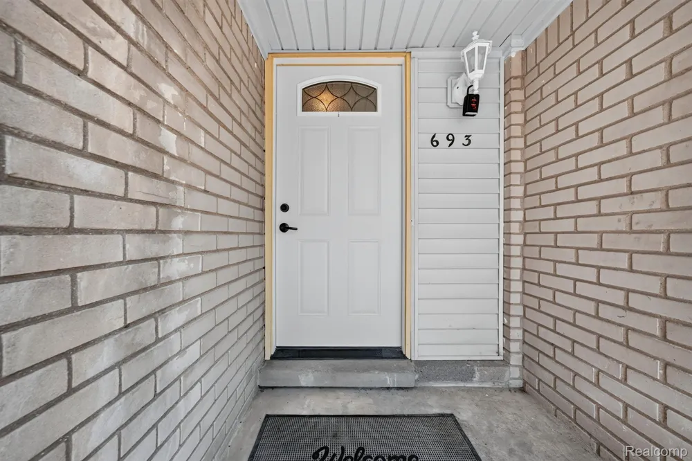 693 Hamlet Road Auburn Hills City, MI 48326