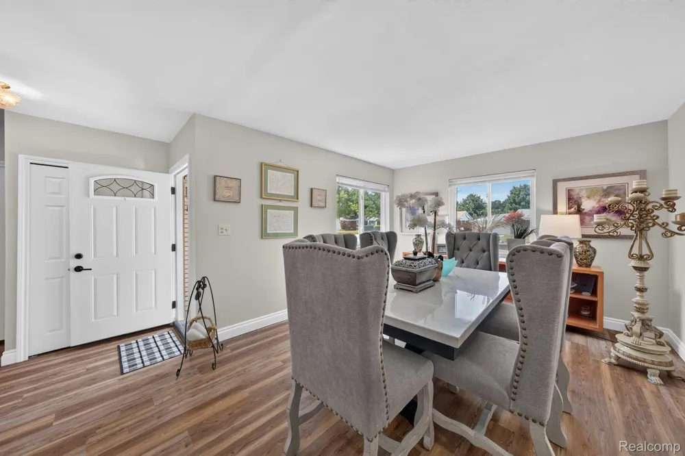 693 Hamlet Road Auburn Hills City, MI 48326