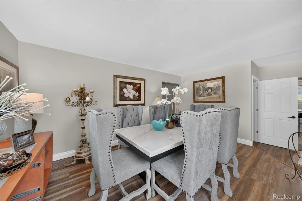 693 Hamlet Road Auburn Hills City, MI 48326